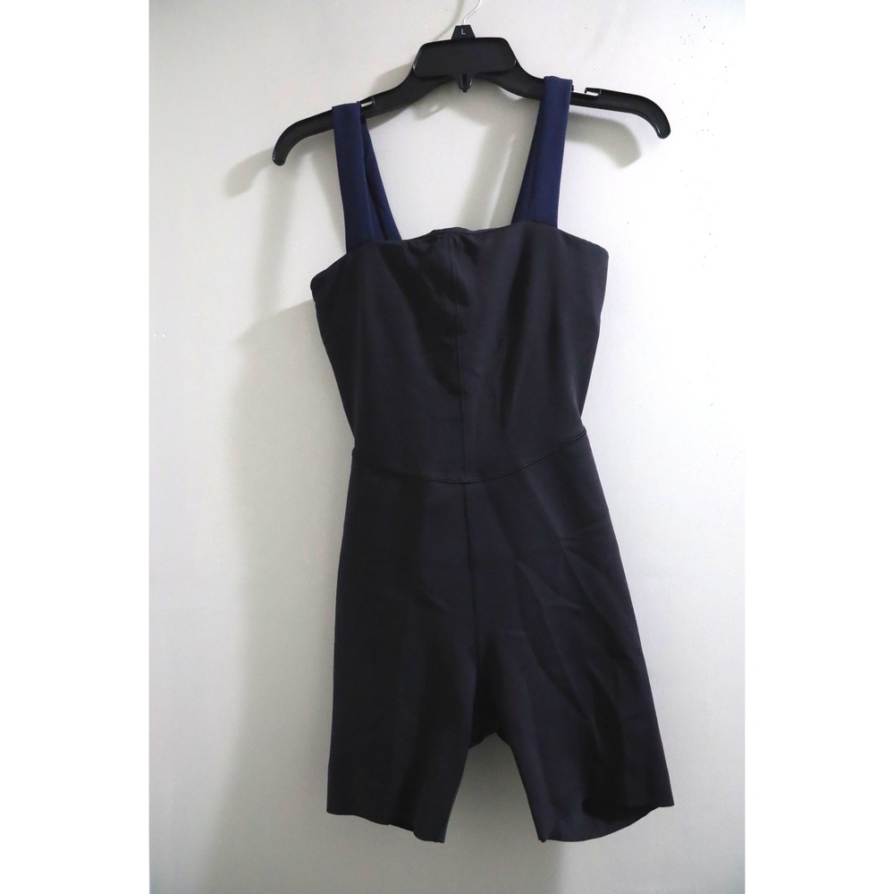 Lululemon Glow Up Onesie 6"
Black / True Navy size 4